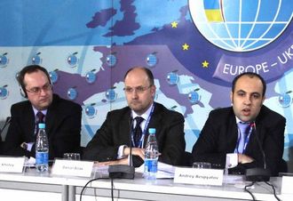 Начался круглый стол «Работа банковского сектора на Украине: новые вызовы» Начался круглый стол «Работа банковского сектора на Украине: новые вызовы»
