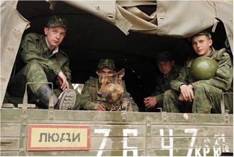 Солдаты-«срочники» будут служить до официального объявления о демобилизации Солдаты-«срочники» будут служить до официального объявления о демобилизации