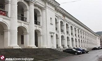 Суд запретил реконструкцию Гостиного двора в Киеве Суд запретил реконструкцию Гостиного двора в Киеве